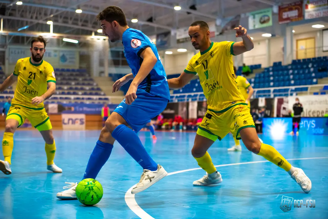 Viña Albali Valdepeñas 1-2 Jaén Paraíso Interior

Foto: ACP-FSV