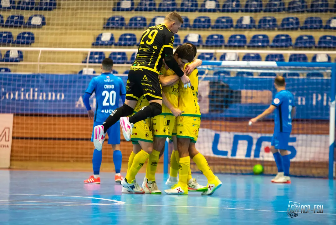 Viña Albali Valdepeñas 1-2 Jaén Paraíso Interior

Foto: ACP-FSV