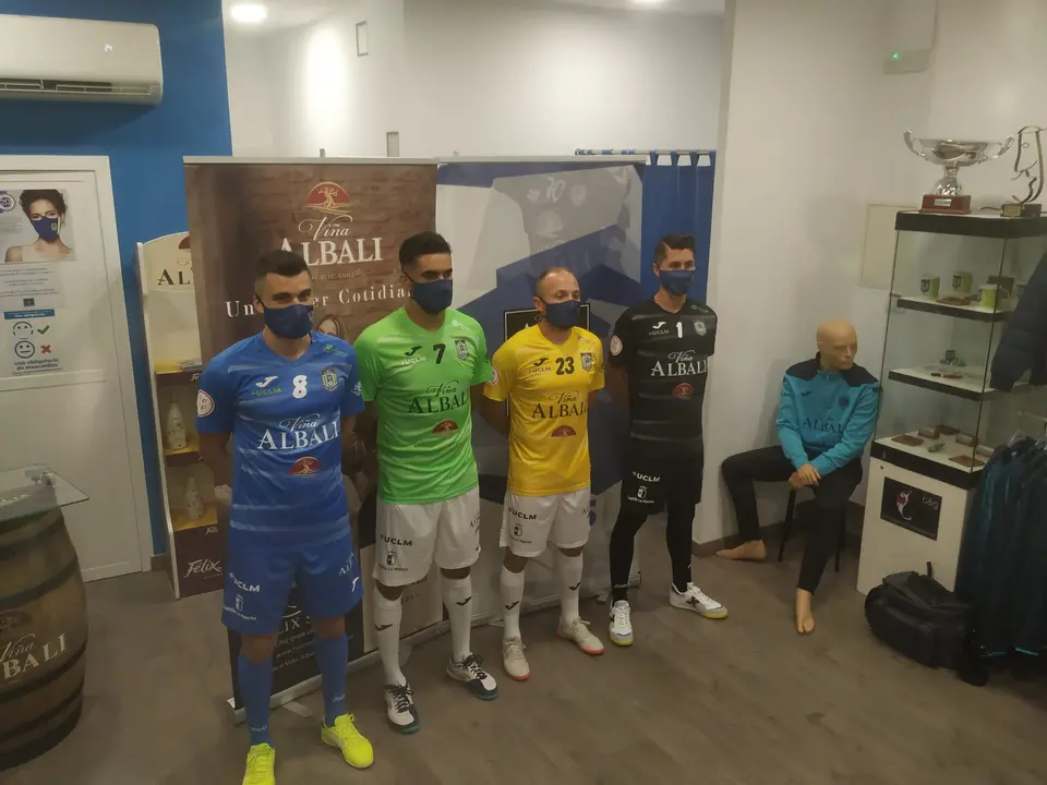 Presentación de las equipaciones del Viña Albali Valdepeñas de la temporada 2021-22