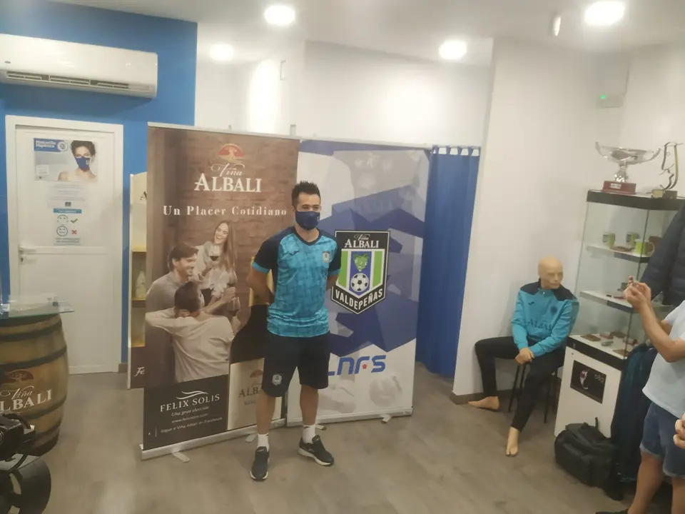 Presentación de las equipaciones del Viña Albali Valdepeñas de la temporada 2021-22
