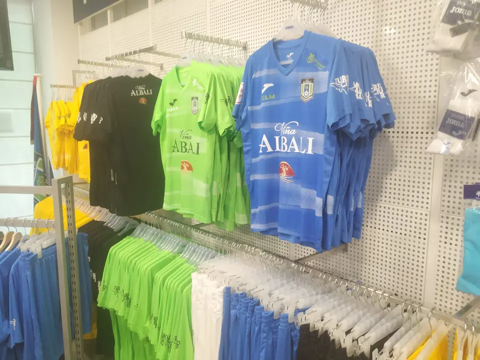 Presentación de las equipaciones del Viña Albali Valdepeñas de la temporada 2021-22