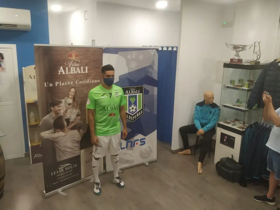 Presentación de las equipaciones del Viña Albali Valdepeñas de la temporada 2021-22