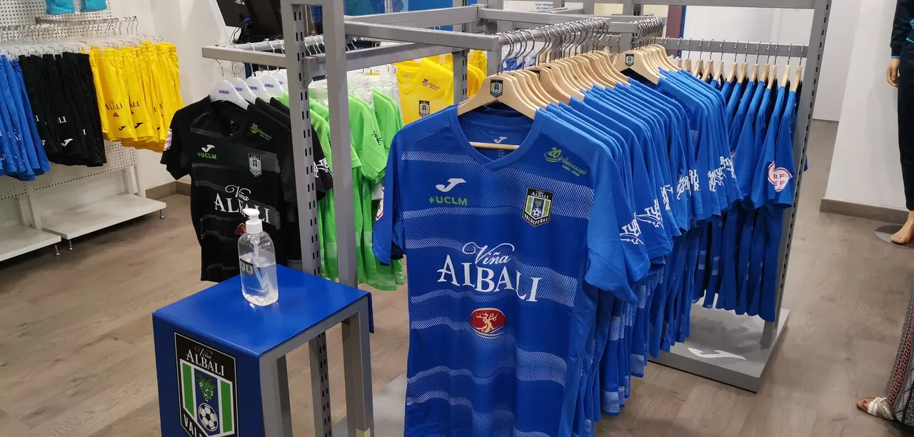 Presentación de las equipaciones del Viña Albali Valdepeñas de la temporada 2021-22