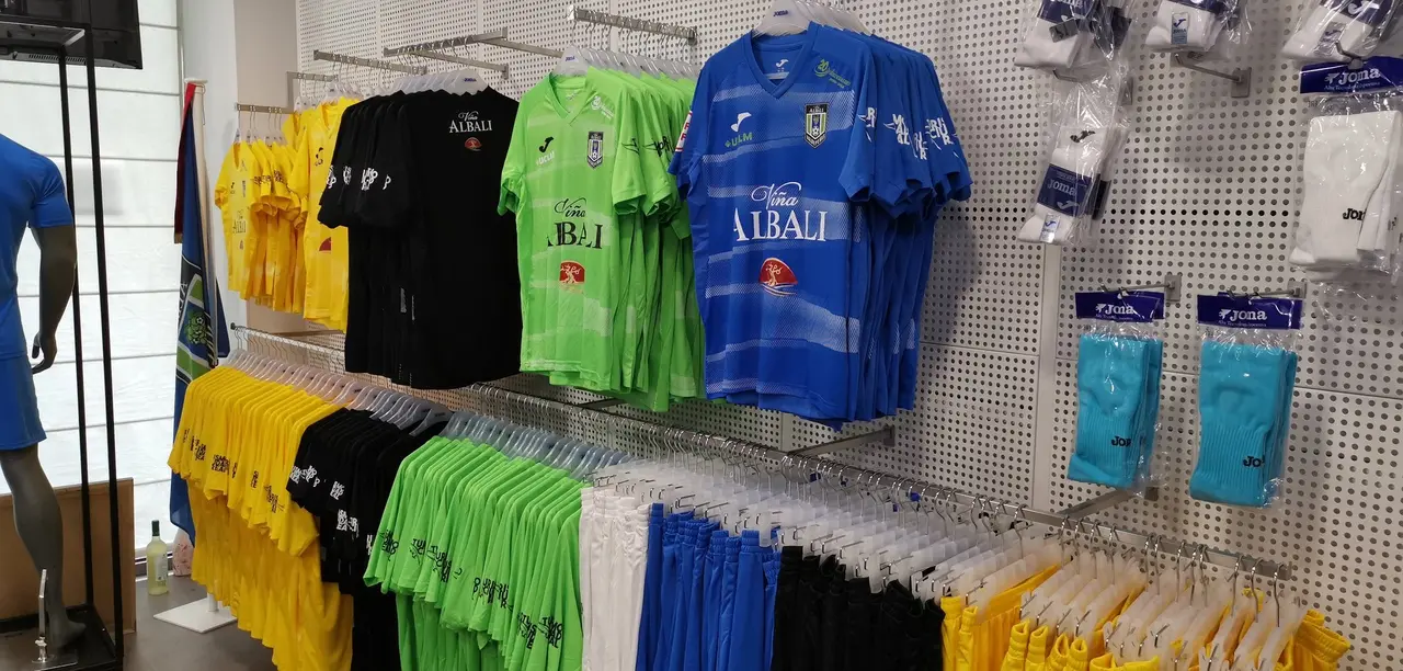 Presentación de las equipaciones del Viña Albali Valdepeñas de la temporada 2021-22