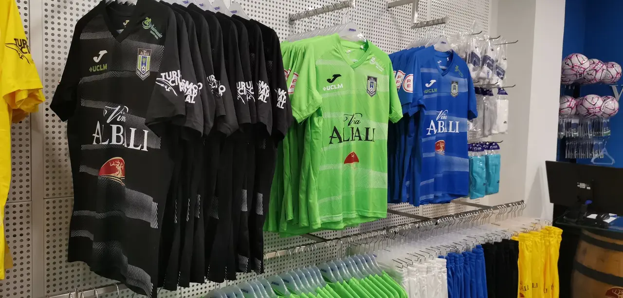 Presentación de las equipaciones del Viña Albali Valdepeñas de la temporada 2021-22