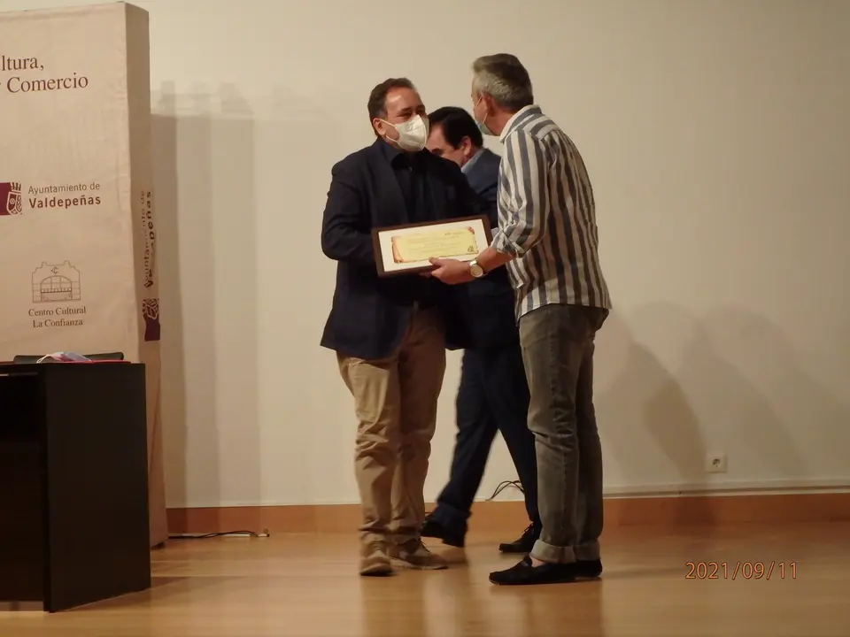 Acto del Valdepeñero Ausente