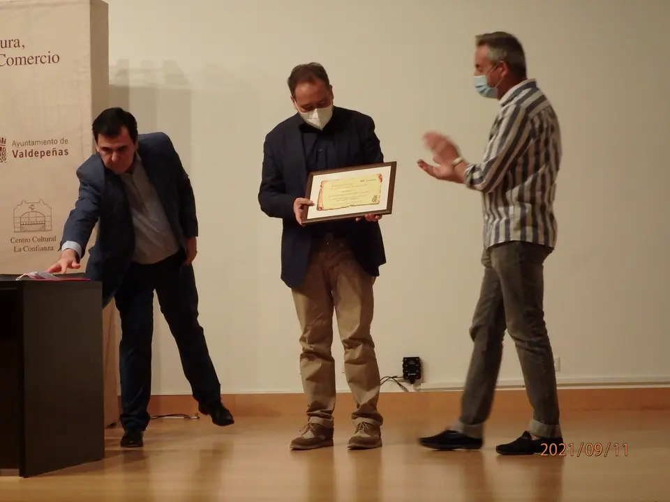 Acto del Valdepeñero Ausente