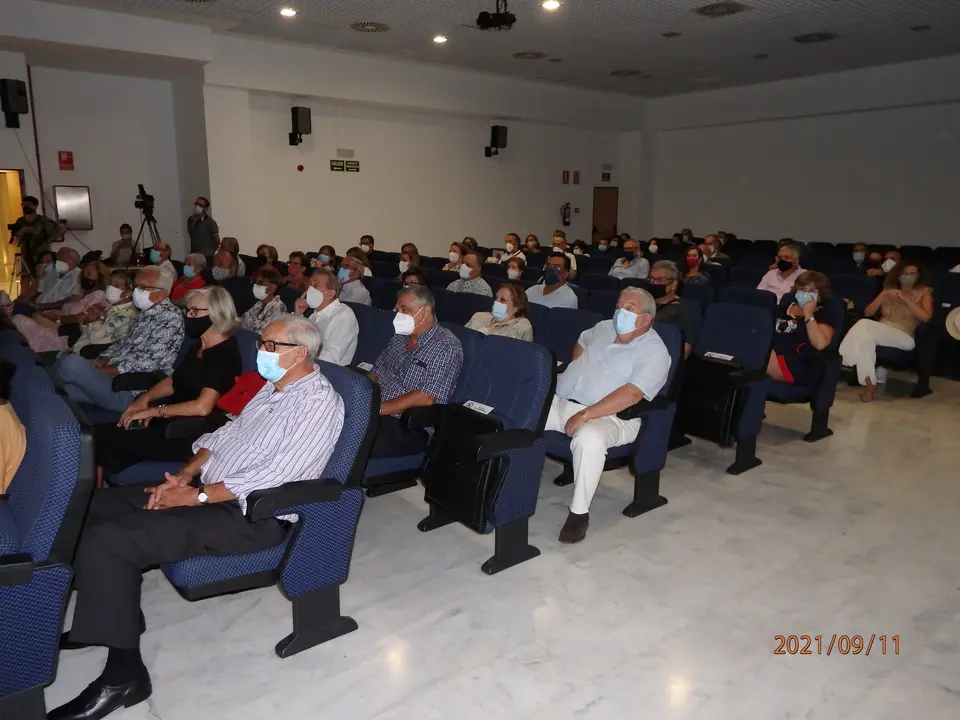 Acto del Valdepeñero Ausente