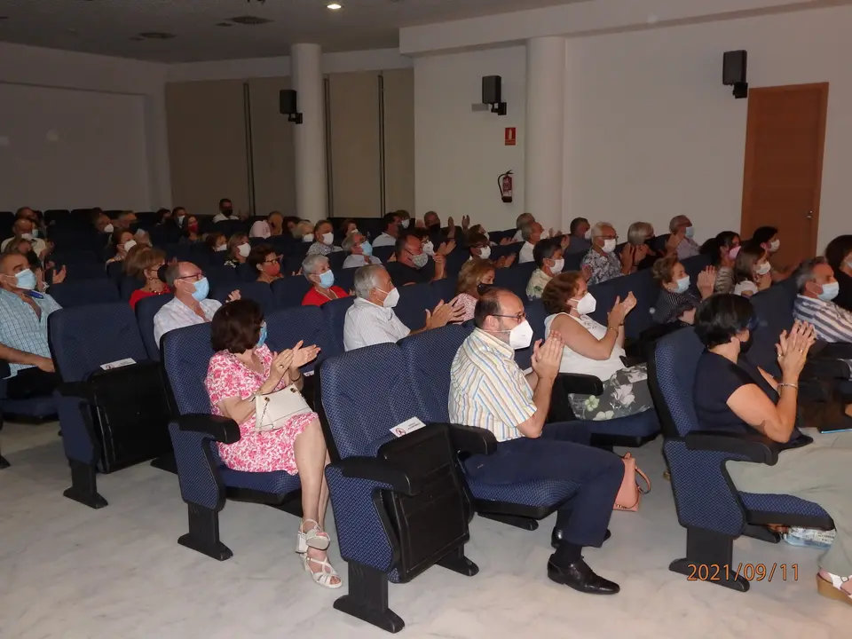 Acto del Valdepeñero Ausente