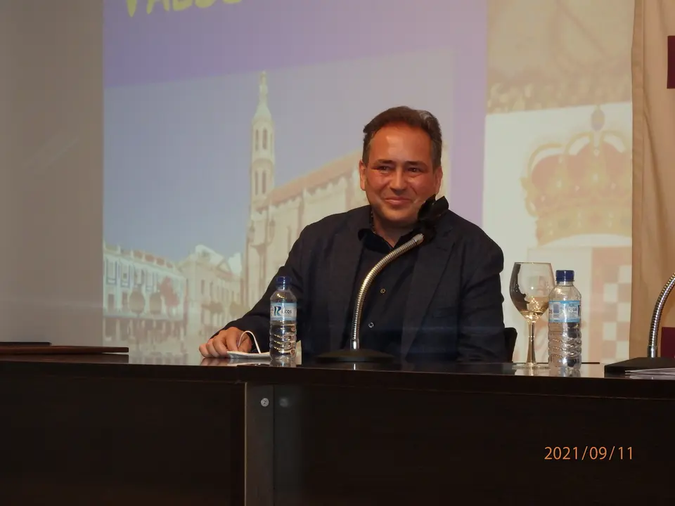 Acto del Valdepeñero Ausente