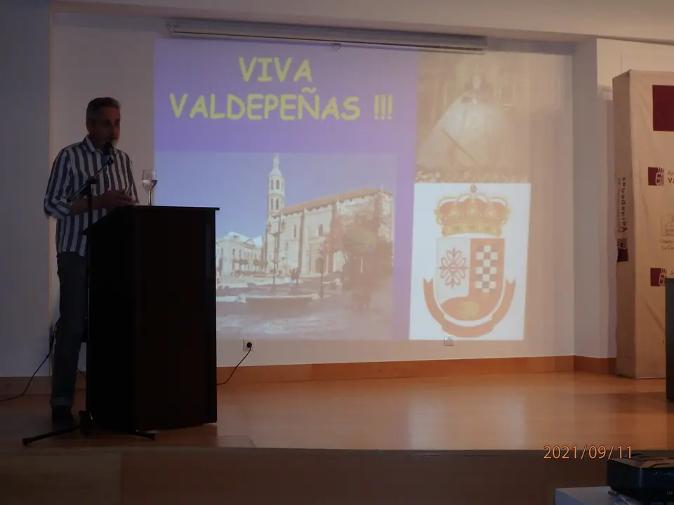 Acto del Valdepeñero Ausente