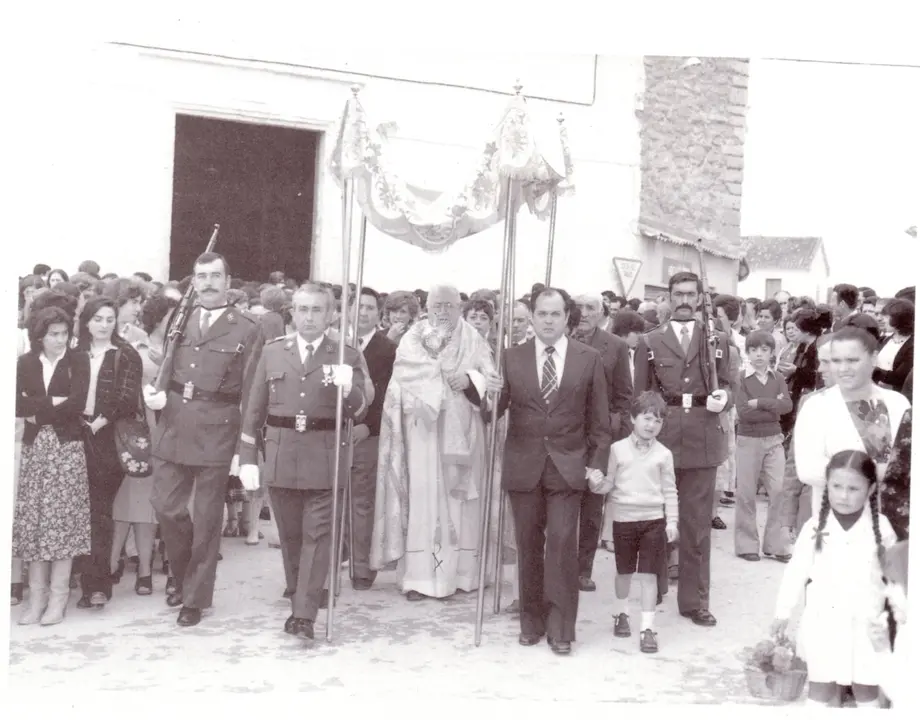 Procesión del Corpus Christi en Barrax (Albacete). 1963. Fondo Los Legados de la Tierra. Archivo de la Imagen de Castilla-La Mancha.