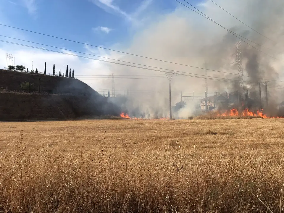 Incendio en la ladera del Mirador de la Venta el Aire