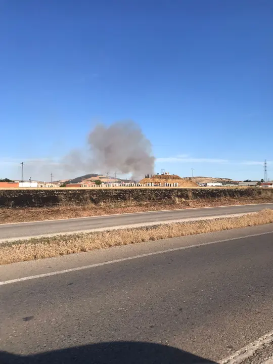 Incendio en la ladera del Mirador de la Venta el Aire