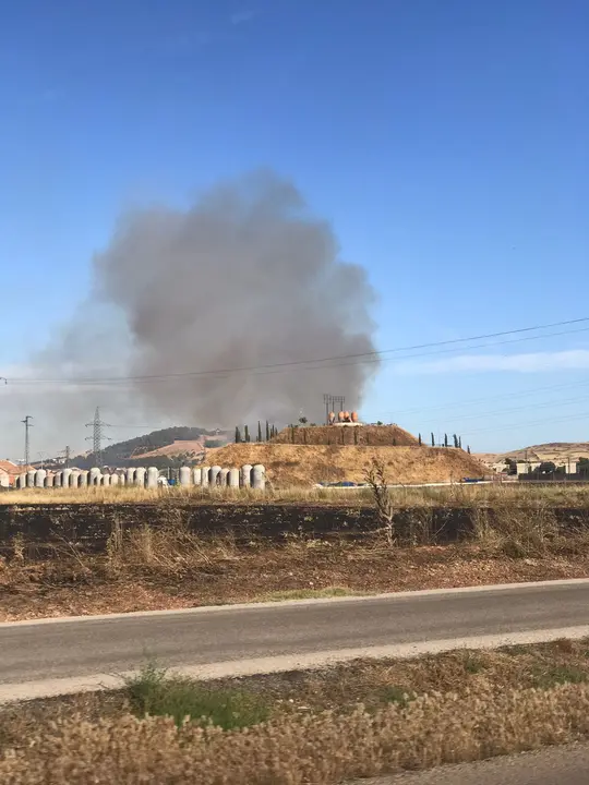 Incendio en la ladera del Mirador de la Venta el Aire
