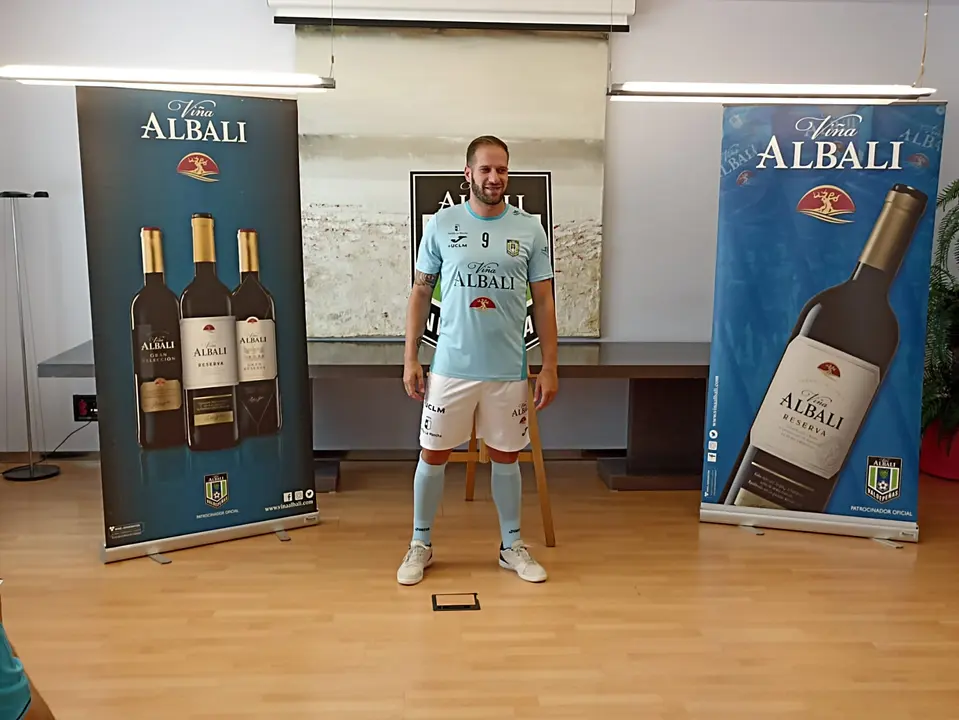 Tercera equipación del Viña Albali Valdepeñas 2022-2023