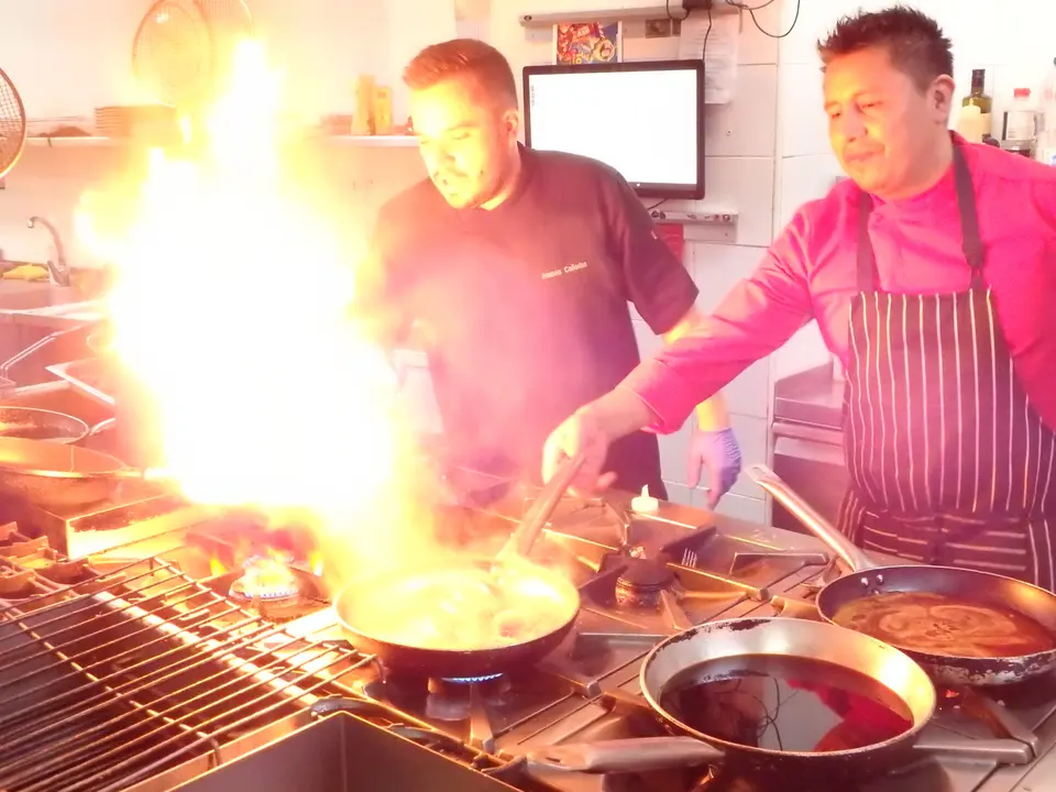 OLYMPUS DIGITAL CAMERA