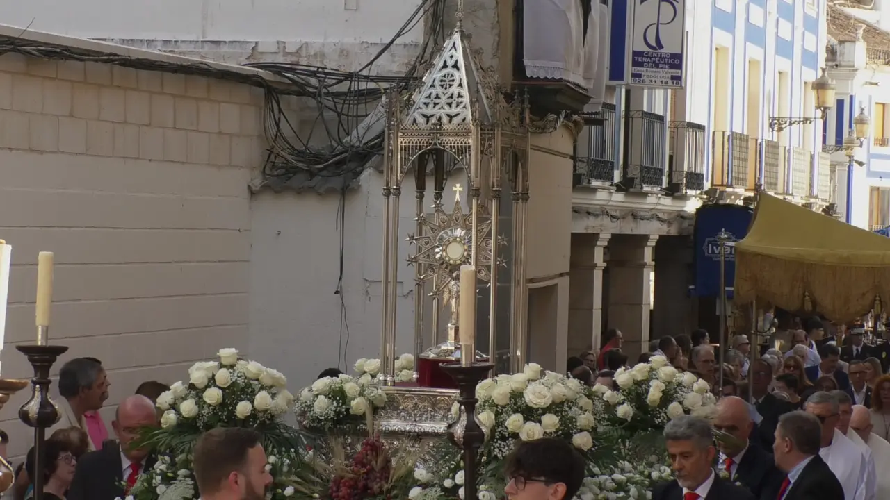 Procesión y altares Corpus Christi Valdepeñas 22 junio 2025 (8)