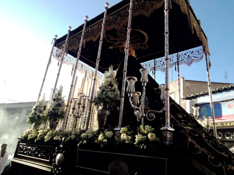 Procesi&oacute;n S&aacute;bado Santo Hermandad de la Soledad Semana Santa de Valdepe&ntilde;as (1)