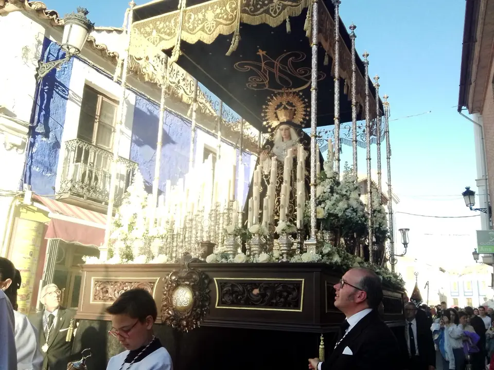 Procesi&oacute;n S&aacute;bado Santo Hermandad de la Soledad Semana Santa de Valdepe&ntilde;as (3)