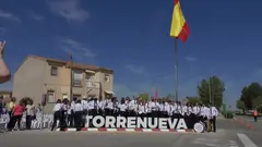Inauguraci&oacute;n de la nueva isleta de entrada en Torrenueva y homenaje a la bandera (8)