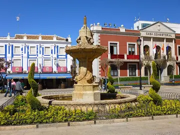 Plaza de Espa&ntilde;a de Valdepe&ntilde;as

Foto: Zarateman