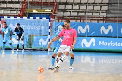 Solano con el balón en el Movistar Inter 4-2 Viña Albali Valdepeñas del Trofeo Ciudad de Torrejón 2022
Foto: Movistar Inter