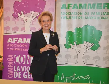 Carmen Quintanilla presenta manifiesto 25N