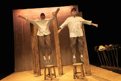 TENGO GENTE EN EL CUERPO