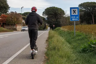 Circulando en patinete por v&iacute;a p&uacute;blica