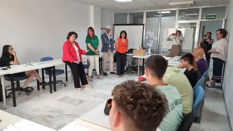 Marta Rold&aacute;n y Julio Cejudo durante su visita