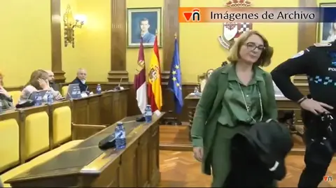 Momento de la expulsi&oacute;n de la portavoz del grupo popular en noviembre de 2024