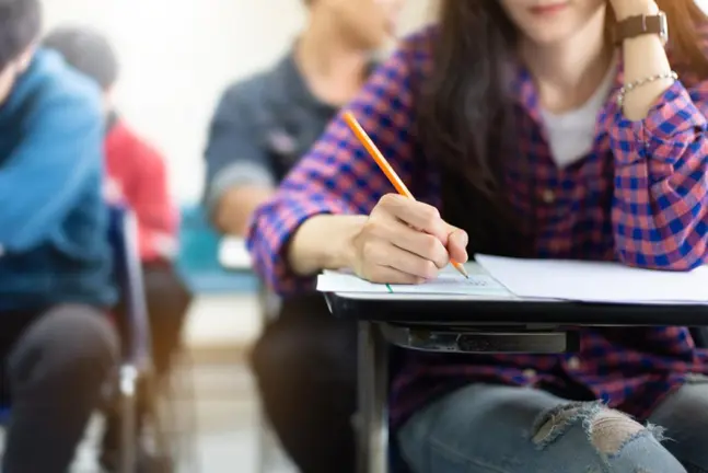 Oposiciones a ense&ntilde;anzas medias en Castilla-La Mancha