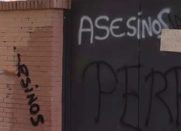 Pintadas tras el suicidio de una adolescente acosada