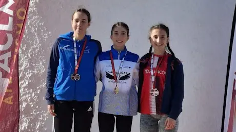 MERCEDES SANTOS OREJON ORO SUB20