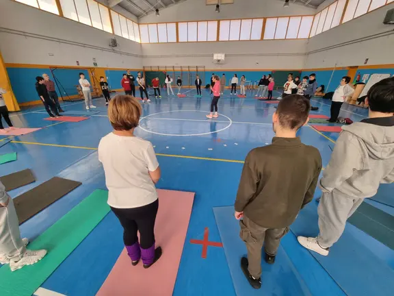 YOGA INTERGENERACIONAL