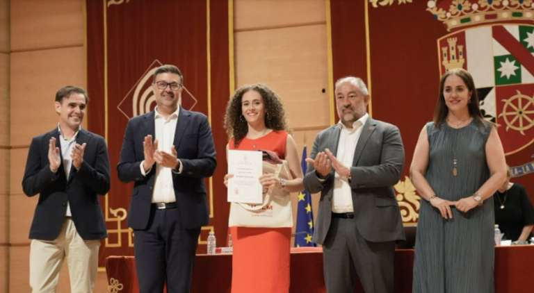 Alba Ad&aacute;n durante el reconocimiento
