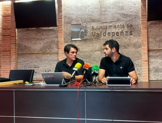 Parrilla y Casado durante la comparecencia
