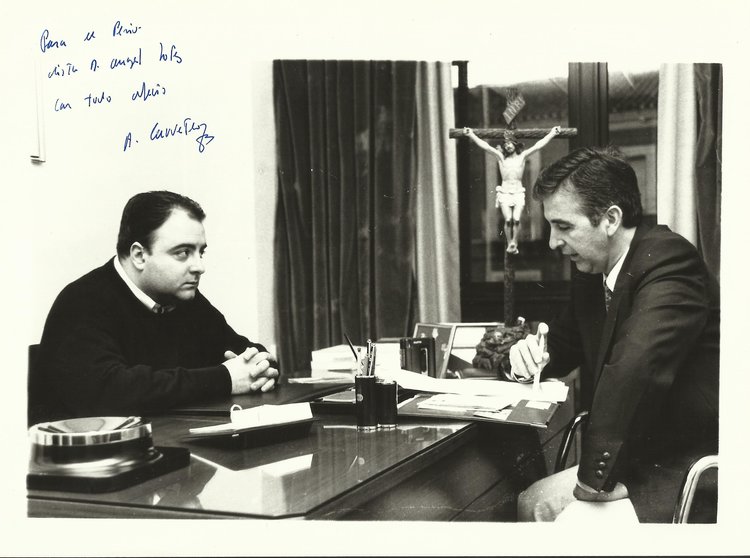 Marzo de 1995, un momento de la entrevista entre Ángel López y el juez Adolfo Carretero. 

Foto Miguel Ballesteros