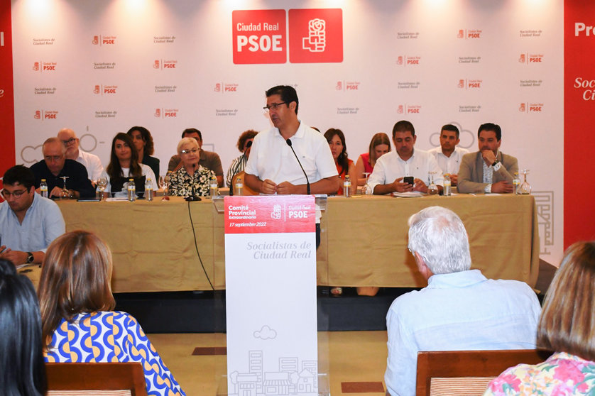 José Manuel Caballero en el comité provincial del PSOE