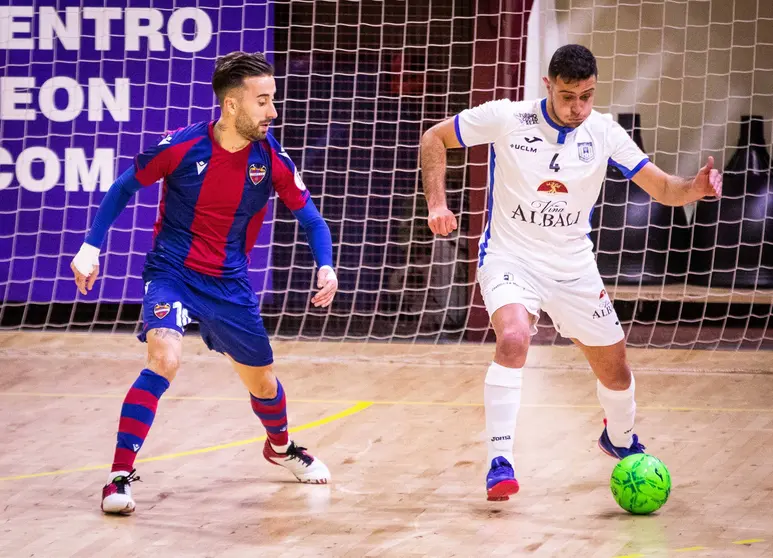 Xavi Cols en su vuelta a los terrenos de juego en el Levante 8-1 Viña Albali Valdepeñas
Foto: Levante