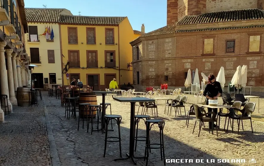 Terraza plaza Mayor de La Solana

Foto: Gaceta de La Solana