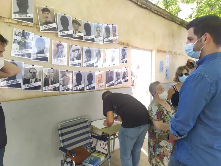 IU Valdepeñas visita el cementerio civil de Almagro