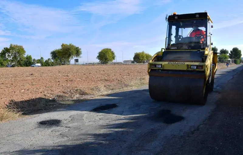 Arreglo de caminos en Daimiel