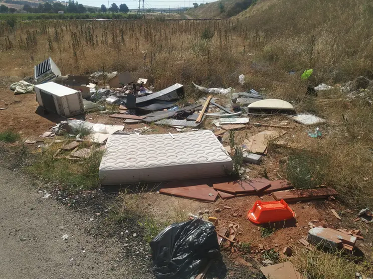 Basura en el camino del Ratón