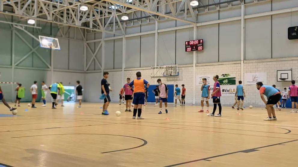 Entrenamiento del CD VivELA Quijote juvenil de fútbol sala