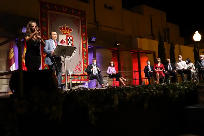 El consejero de Agricultura en el Acto Institucional del Ayuntamiento de Valdepeñas