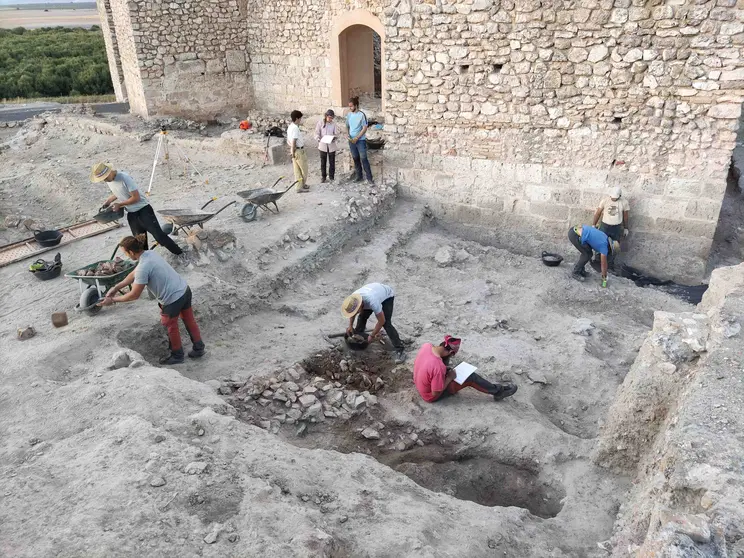 Curso de arqueología en Calatrava la Vieja