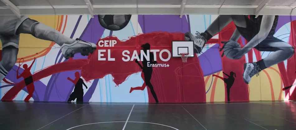 El impresionante mural en el pabellón deportivo del CEIP El Santo de La Solana             
Foto: GACETA