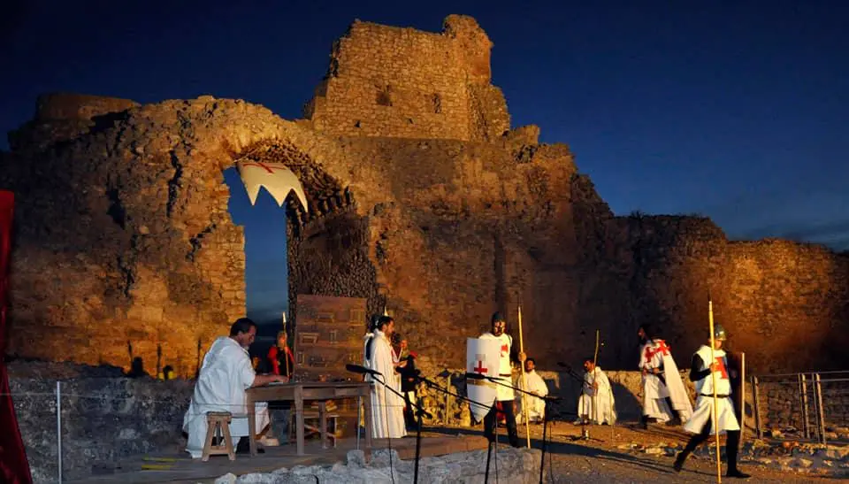 Representación teatral en Calatrava La Vieja